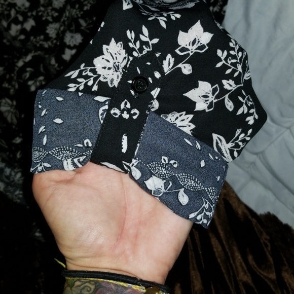 NWOT Floral dress - Picture 3 of 4